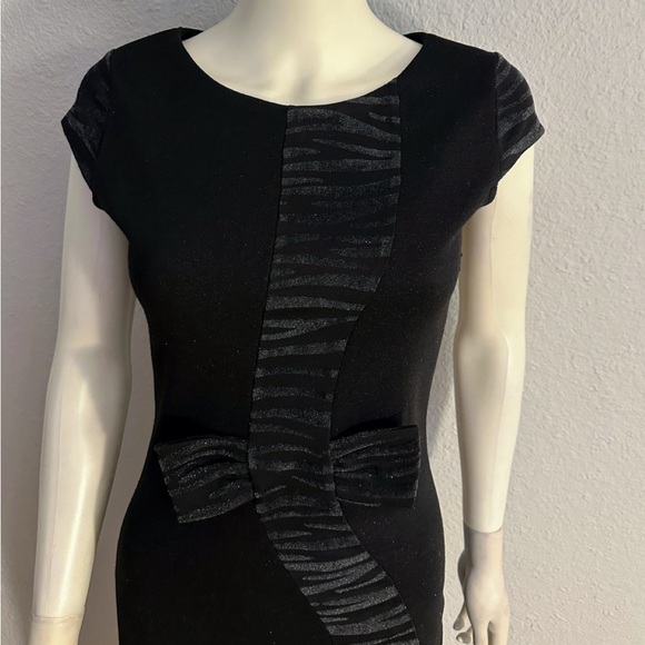Black Cap Sleeve Sheath Dress with Front Textured Bow Accent Zebra-Print Stripe - Picture 7 of 11